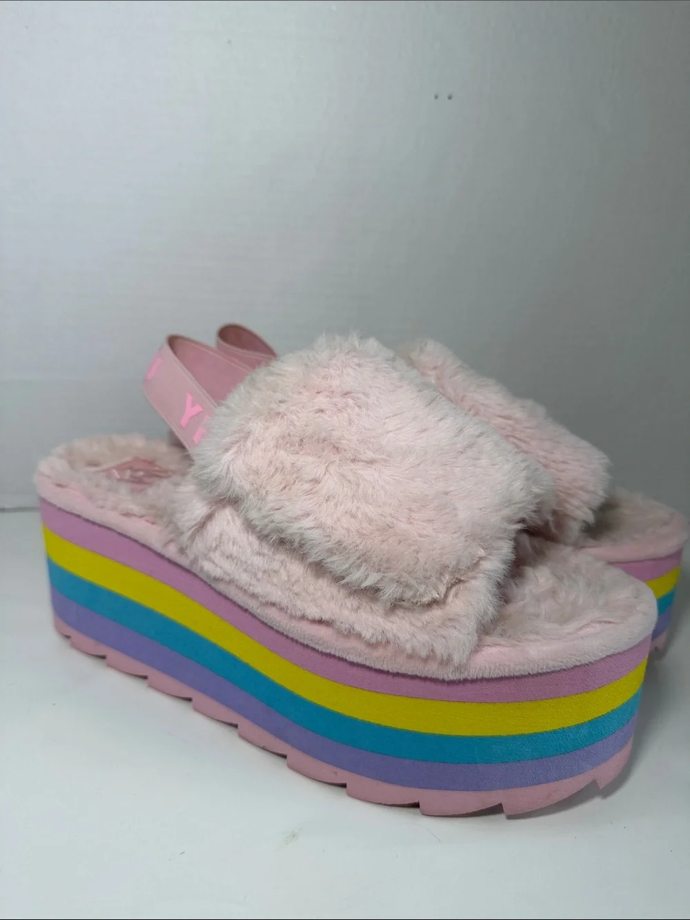 YRU QOZII PASTEL FAUX FUR PLATFORM SLIDES Size 8